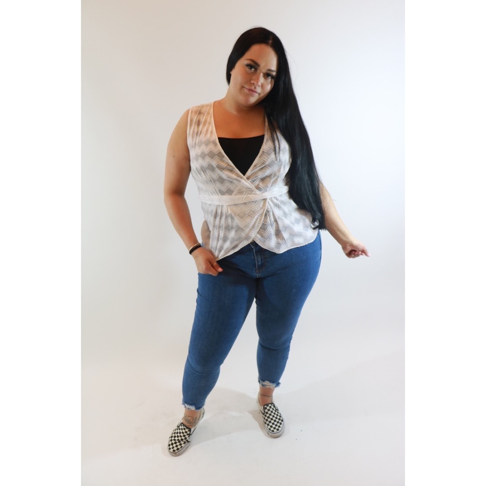 Beautiful Banana Republic White V Neck Blouse